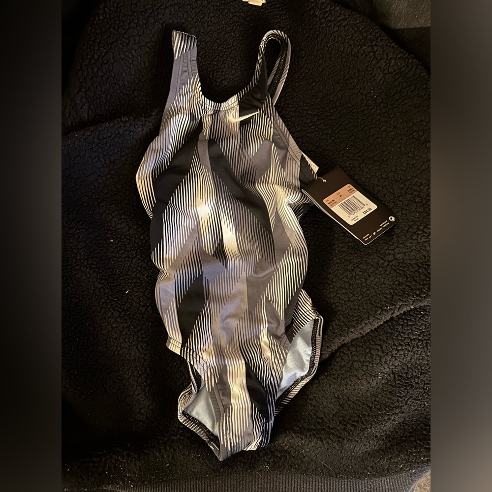 Nike performance competition swimsuit size 20 / girls size 5